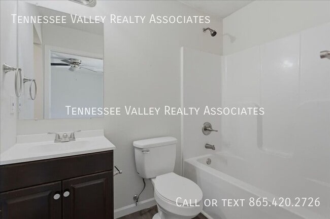 Building Photo - 1820 Andes Rd