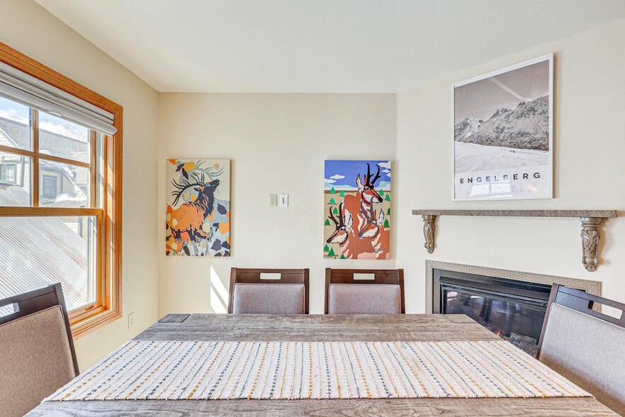 Building Photo - 304 N Main St