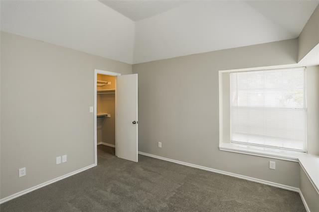 Building Photo - 4121-4121 One Pl Ln