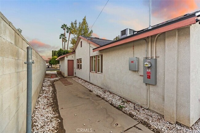 Building Photo - 11377 Gaynor Ave