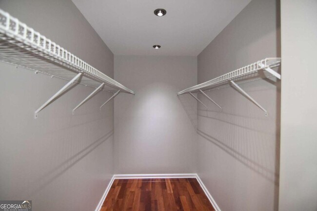 Building Photo - 3765 Cochran Lake Rd