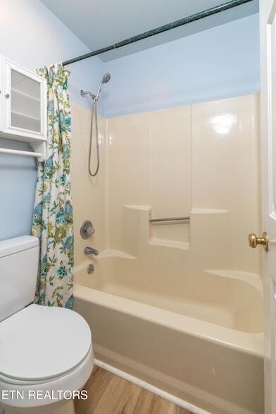 Building Photo - 136 Durwood Rd