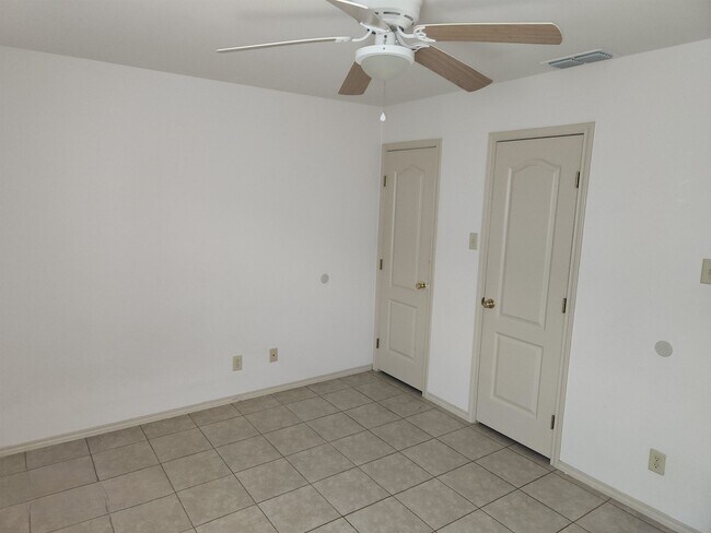 Building Photo - 1720 Juarez Ave