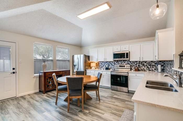Building Photo - 372 Bayberry Dr