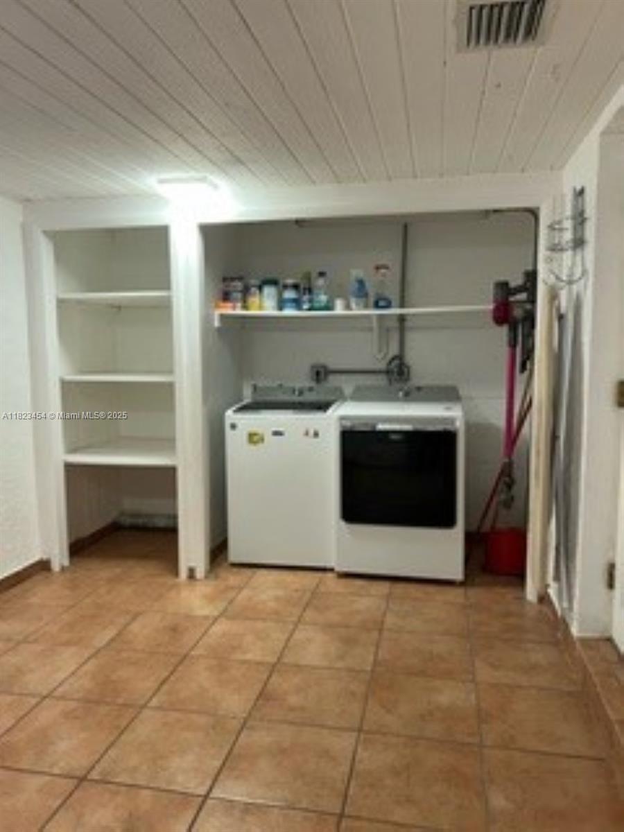 Building Photo - 5780 SW 59th Pl