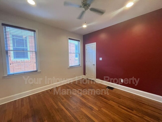 Building Photo - 639 Somerset Terrace NE