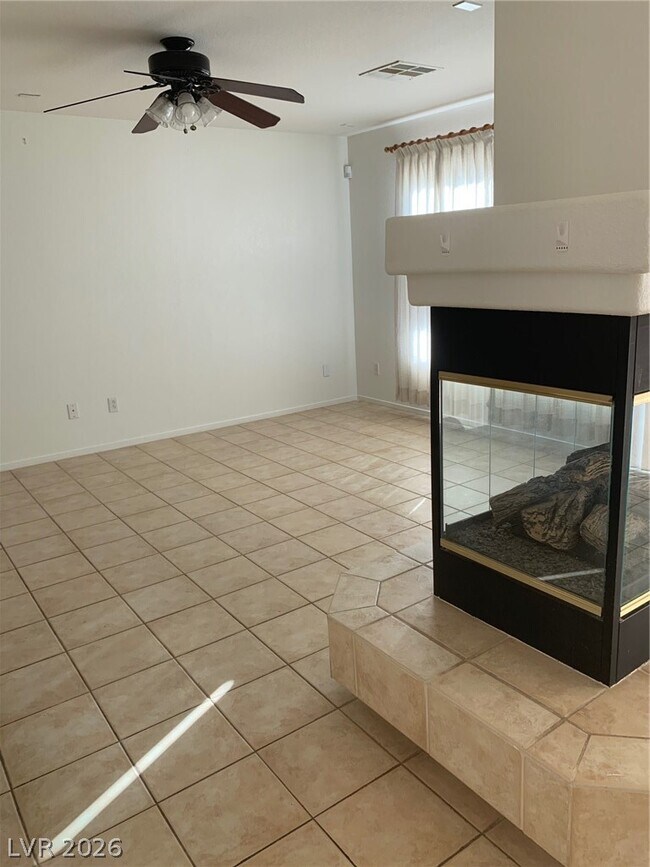 Building Photo - 7575 Aurora Glow St