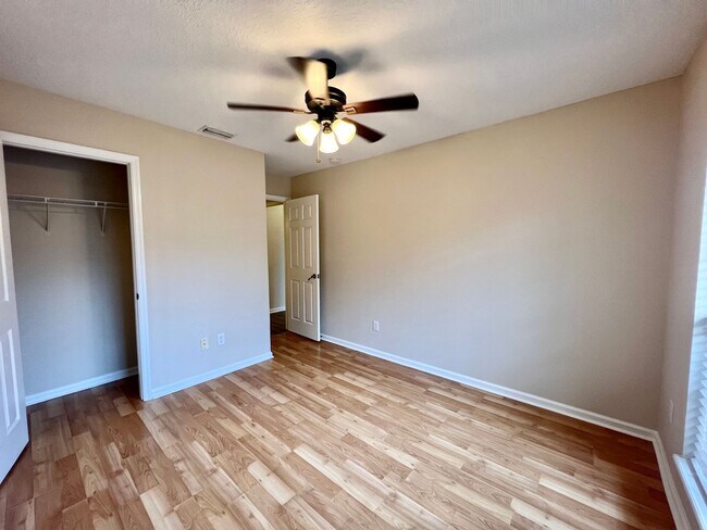 Building Photo - Beautiful home in Pace Island Available Now!