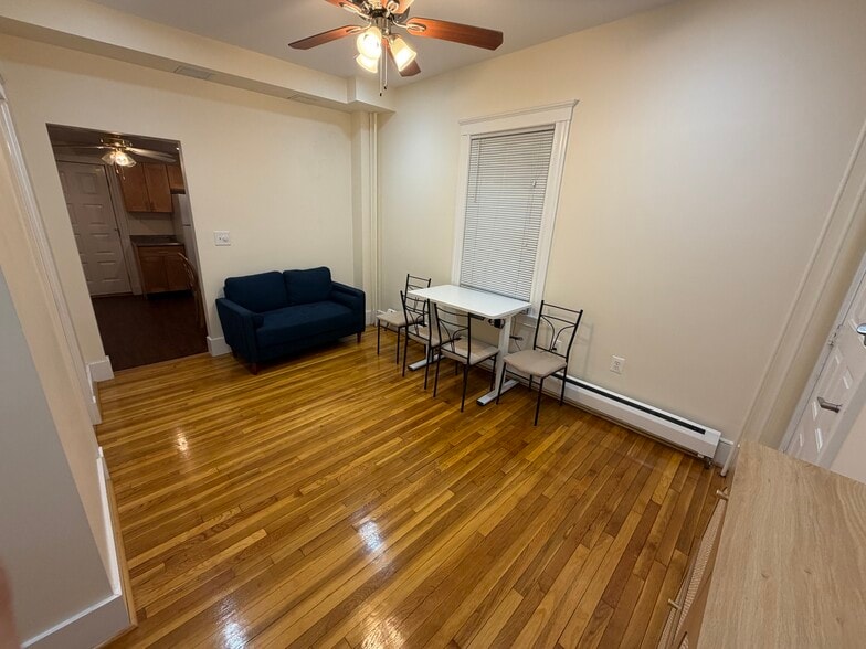 Building Photo - 67 Oak St