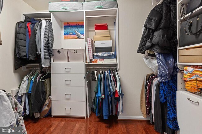 Building Photo - 42770 Keiller Terrace