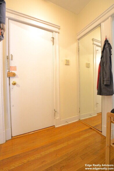 Building Photo - 15 Colborne Rd