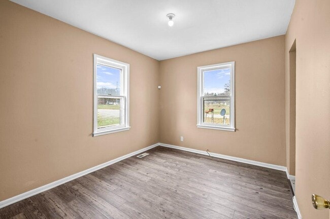 Building Photo - 2016 Reynolds St