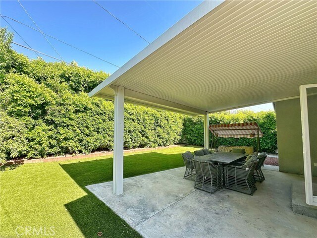 Building Photo - 5857 Balcom Ave