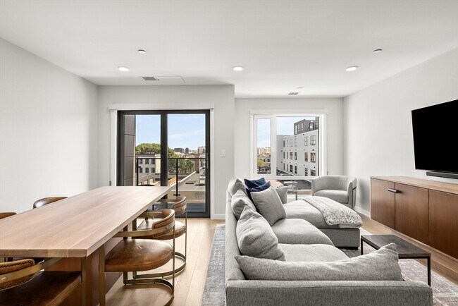 Building Photo - 457 W Broadway