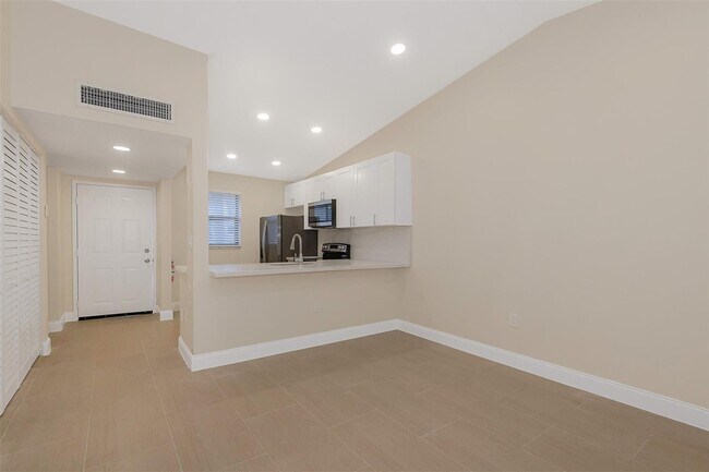 Building Photo - 9951 Nob Hill Pl