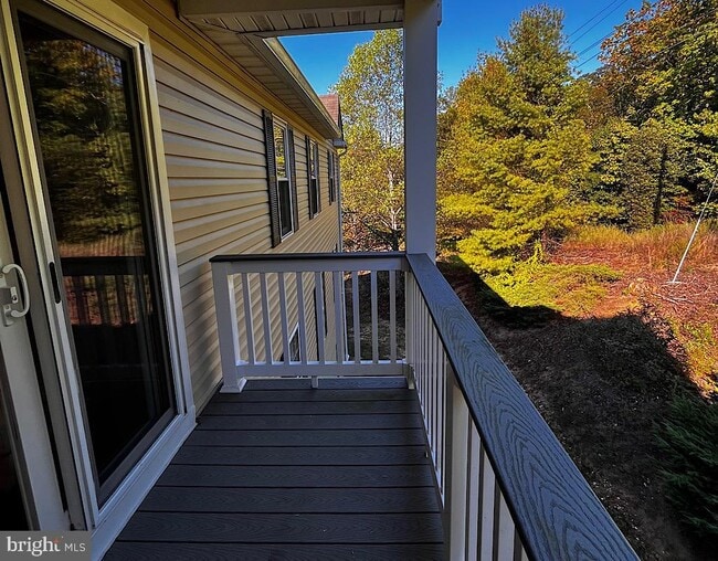 Building Photo - 38 White Pine Cir