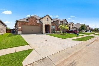 Building Photo - 10920 Los Alamos Dr