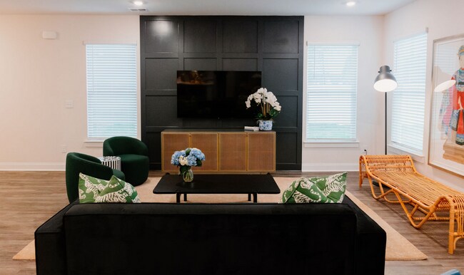 Building Photo - FURNISHED SKYE SINGLE FAMILY HOME