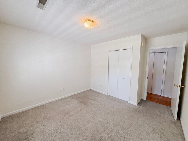 Building Photo - 118 Sea Cotton Cir