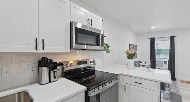 Building Photo - 2336 Minnie St