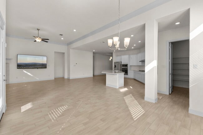 Building Photo - 3839 Balentine