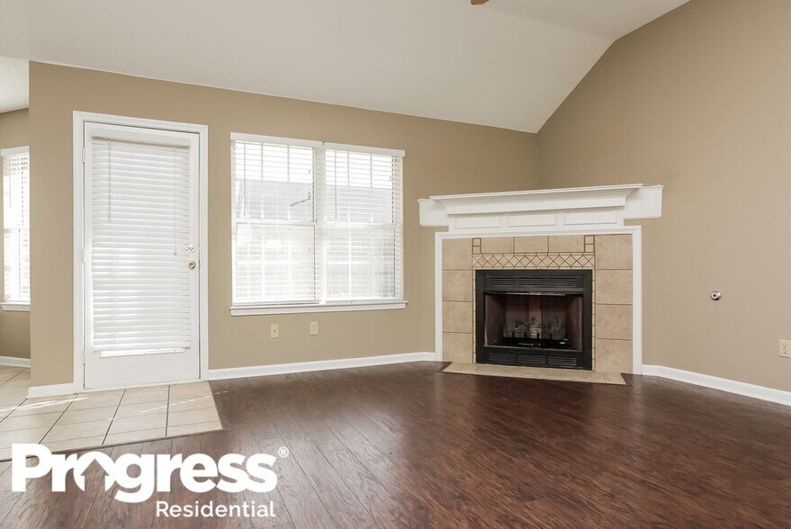 Building Photo - 7470 Jennifer Dr