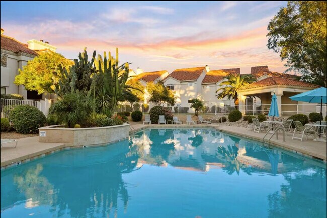 Building Photo - 10401 N 52nd St