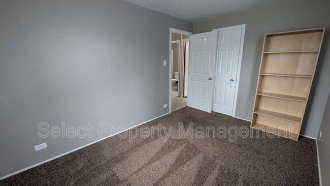 Building Photo - 522 Sara Dr