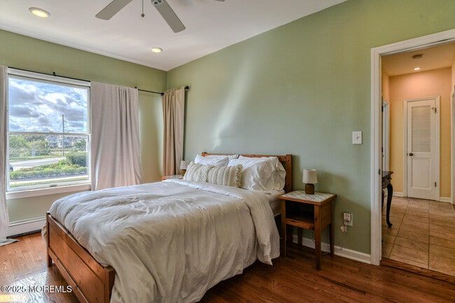 Building Photo - 113 Central Ave