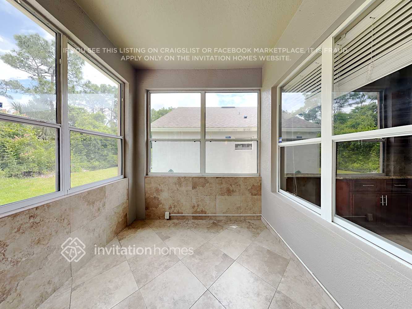 Building Photo - 9761 Oak Crest Rd