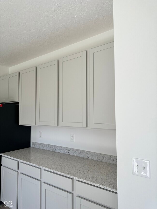 Building Photo - 8560 Tripp Rd