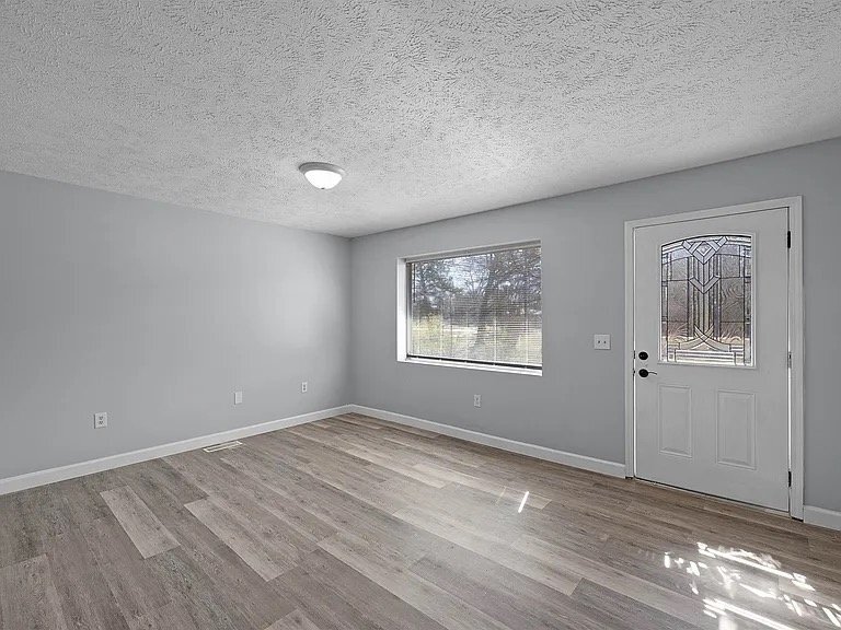 Building Photo - 837 Bear Creek Rd