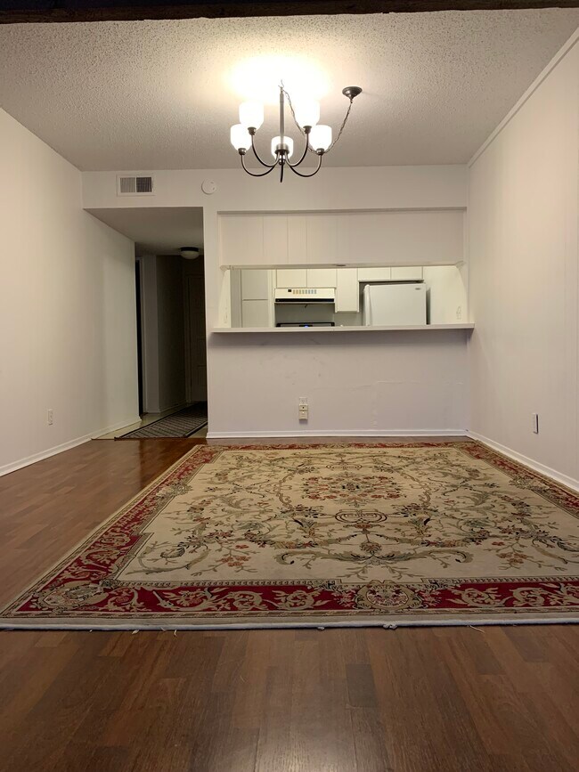 Living room - 3431 N Hills Dr