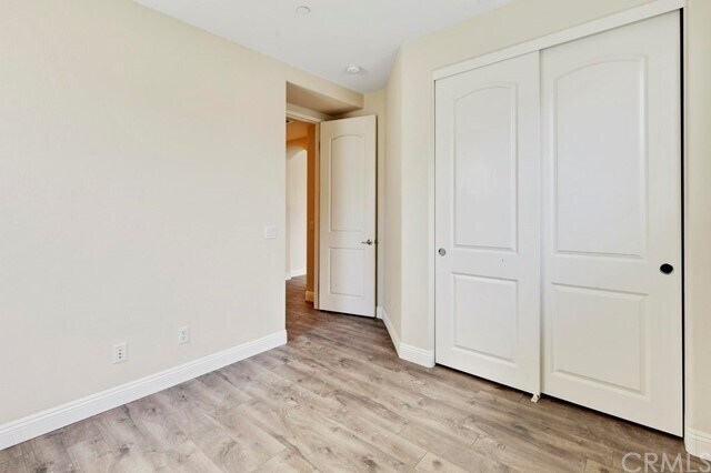 Building Photo - 3786 Lake Cir Dr