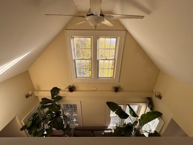 Building Photo - 3910-3912 Thomas Ave South