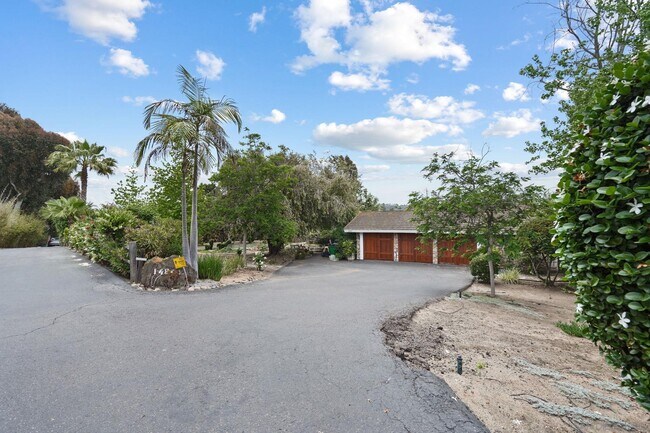 Primary Photo - 14844 Rancho Real