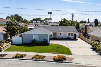 Building Photo - Comfort, Charm & Convenience All in One