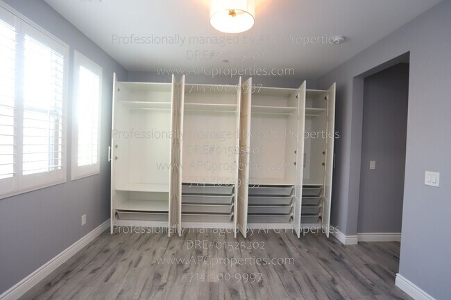 Building Photo - 9315 Alondra Blvd