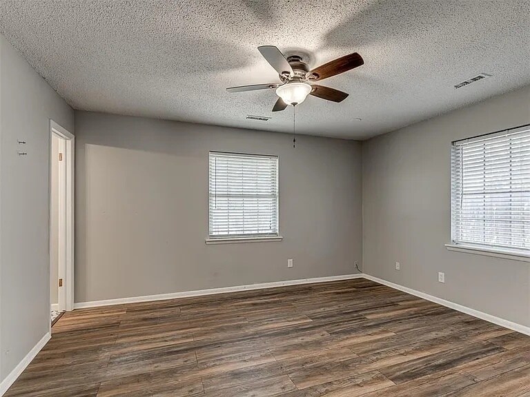 Building Photo - 4709 Newport Dr