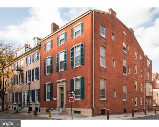 Primary Photo - 901 Clinton St