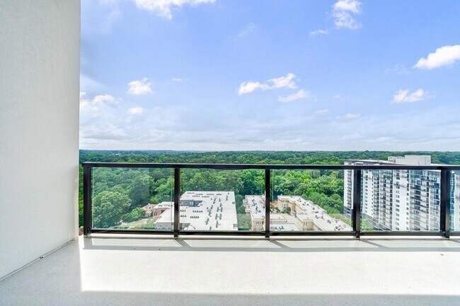 Building Photo - 2425 Peachtree Rd