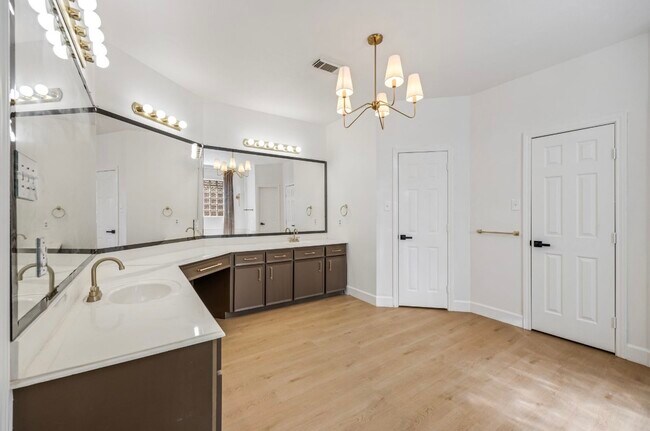 Building Photo - 6650 Camptown Cir