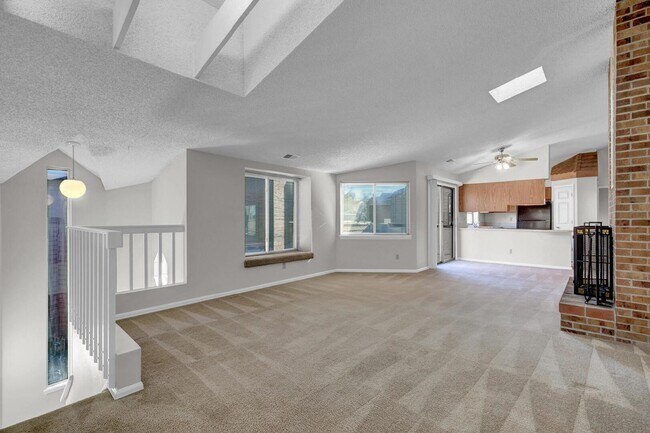 Building Photo - "Charming 2-Bedroom Townhouse in Colorado ...