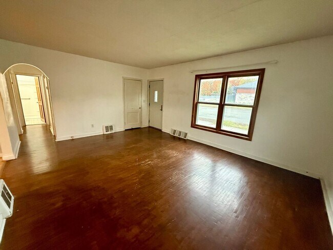 Building Photo - 3 Bed 1 Bath Single Family Home in Wausau