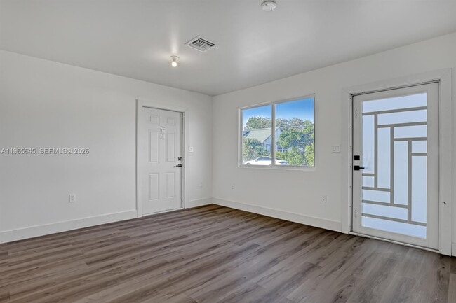 Building Photo - 802 S M St