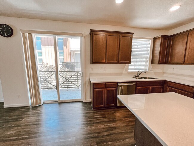 Building Photo - Upgraded Dublin Townhome near Emerald Park Elementary