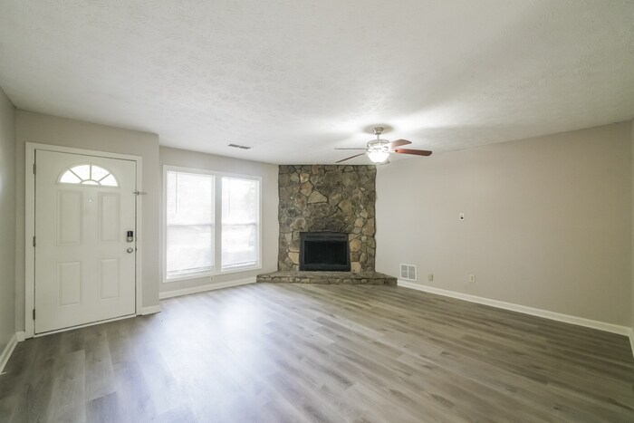 Building Photo - 1631 Pecan Log Pl