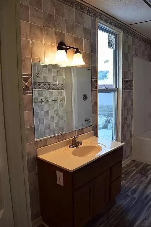 Building Photo - 910 Avenue B