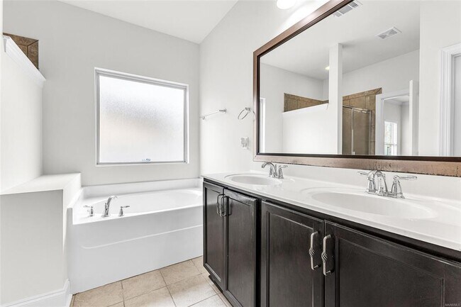 Building Photo - 1513 Westbury Park Ct