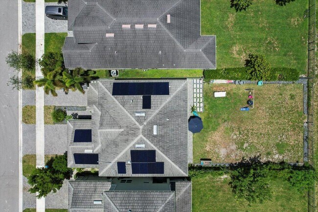 Building Photo - 15406 Goldfinch Cir